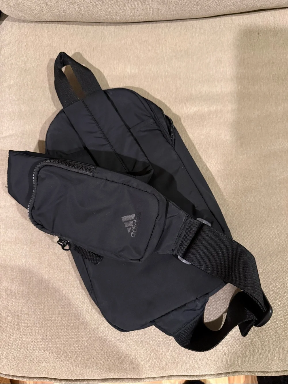 adidas compact sling